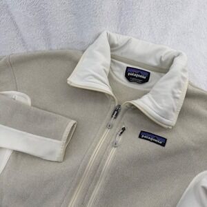 Patagonia Women's Cream and White Sweater